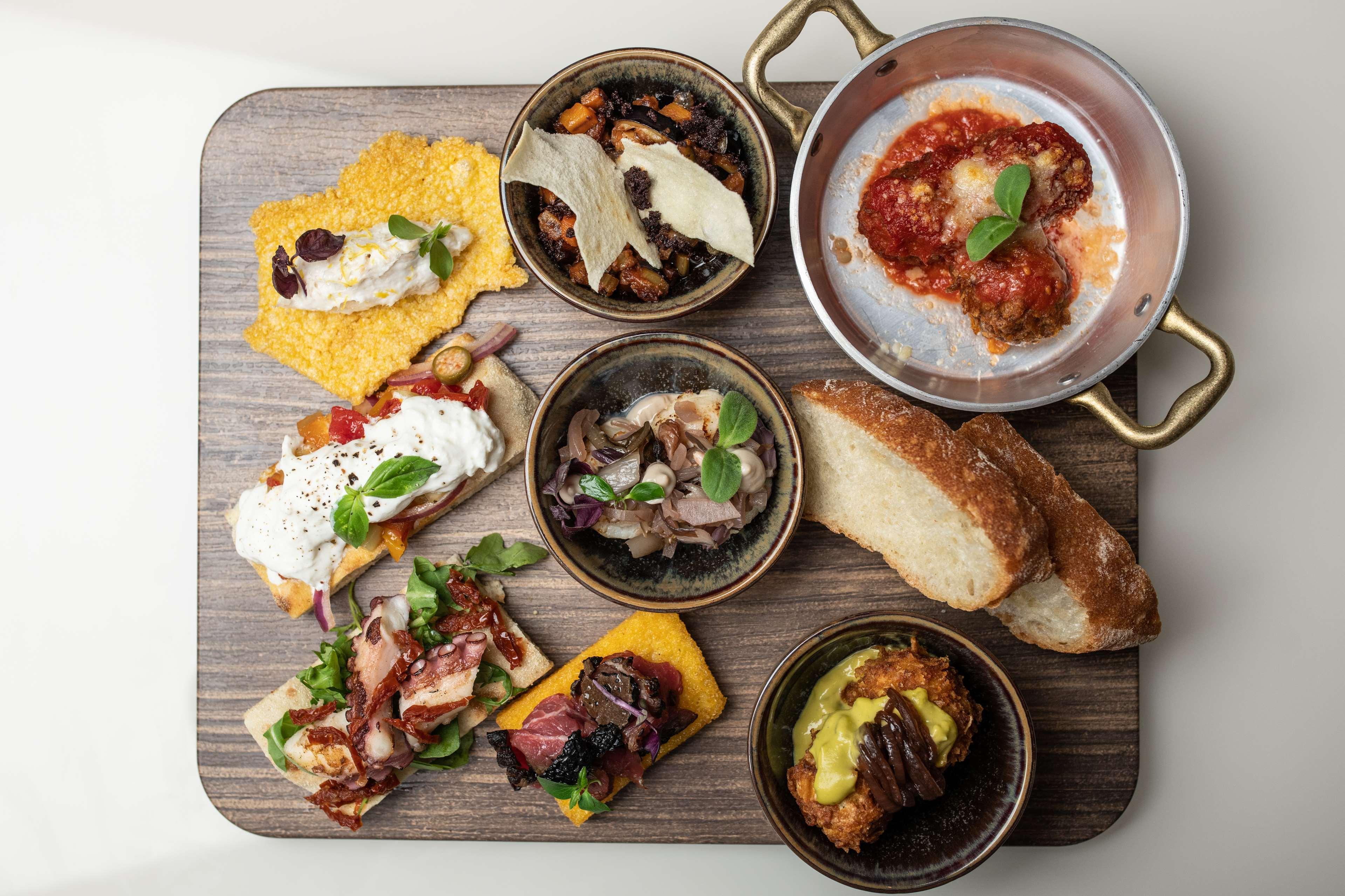 Radisson Collection Hotel, Palazzo Nani البندقية المظهر الخارجي الصورة A selection of tapas
