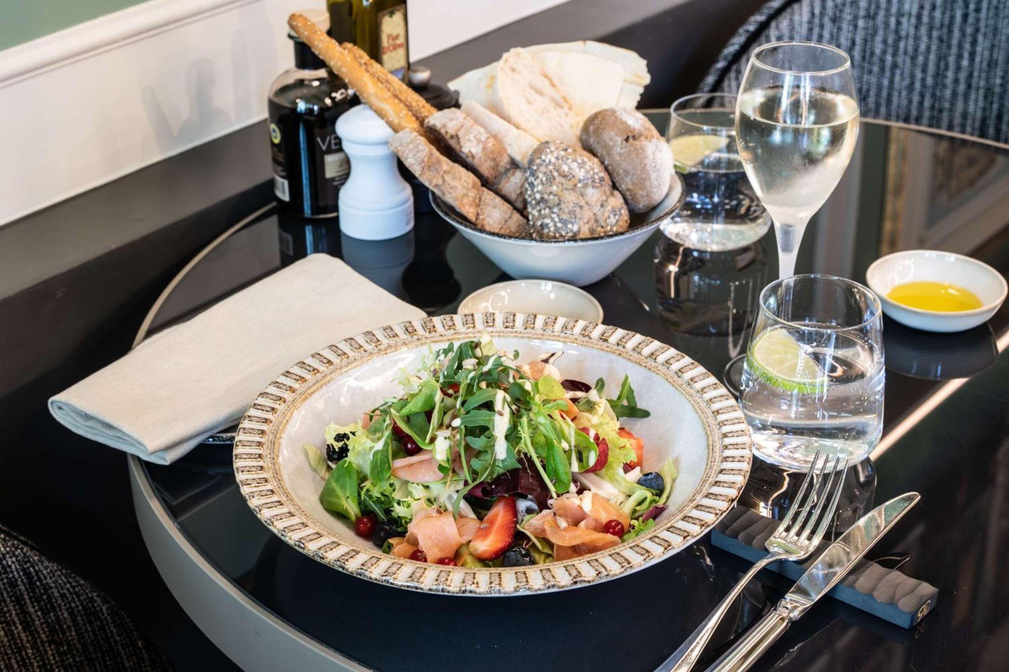 Radisson Collection Hotel, Palazzo Nani البندقية المظهر الخارجي الصورة A salad at the restaurant
